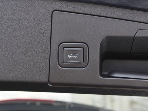 Used 2023 Cadillac XT4 Sport image 10