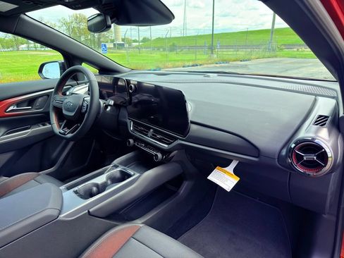 New 2026 Chevrolet Equinox EV RS FWD image 29