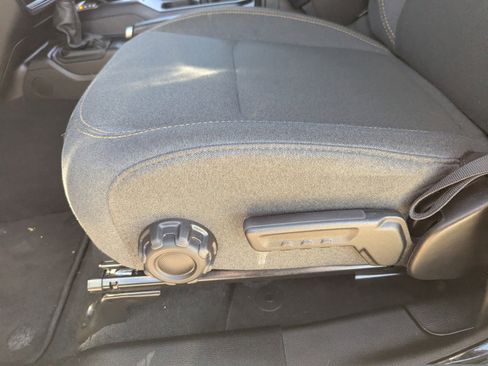 Used 2024 Jeep Wrangler Sport S image 28