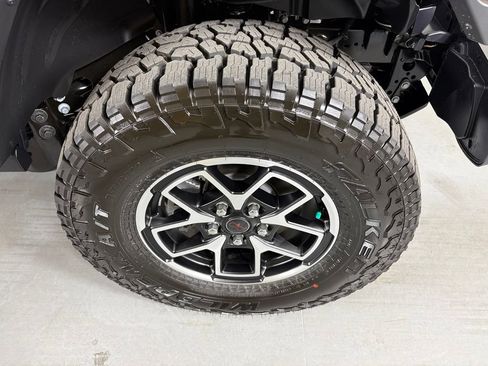 New 2026 Jeep Gladiator Rubicon w/ Whitecap Package AWD/4WD image 11