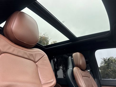Certified 2023 Lincoln Navigator L Reserve AWD/4WD image 17