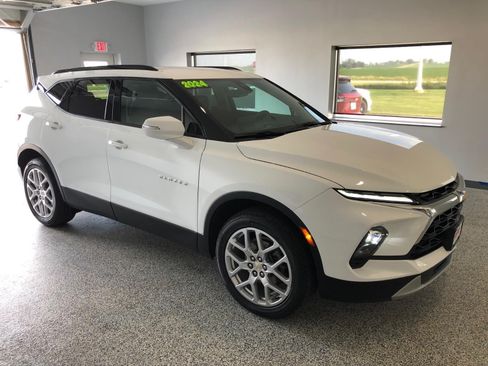 Used 2024 Chevrolet Blazer LT AWD/4WD image 5