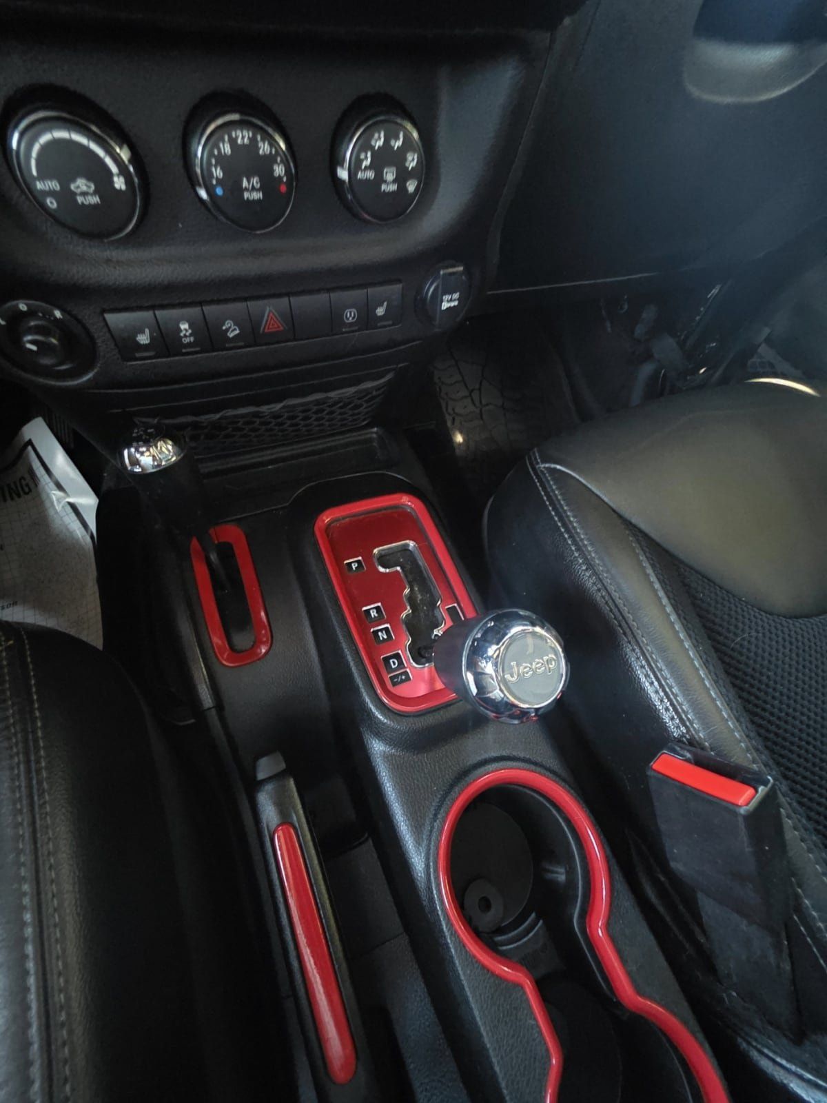 Used 2017 Jeep Wrangler Unlimited Sahara AWD/4WD image 4