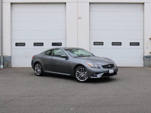 Used 2013 INFINITI G37 x Coupe w/ Premium Pkg image 2