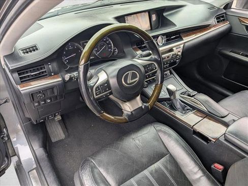 Used 2016 Lexus ES 350 w/ Luxury Package w/Wood Trim FWD image 10