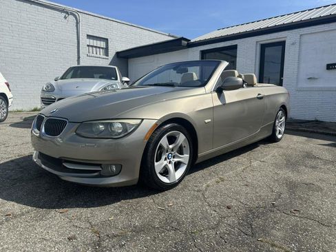 Used 2011 BMW 335i Convertible image 1