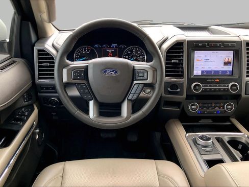Used 2020 Ford Expedition XLT w/ Equipment Group 202A RWD image 5