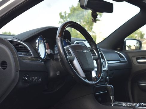 Used 2011 Chrysler 300 C w/ Sound Group RWD image 18