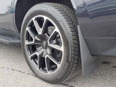 Used 2023 Chevrolet Tahoe RST image 11