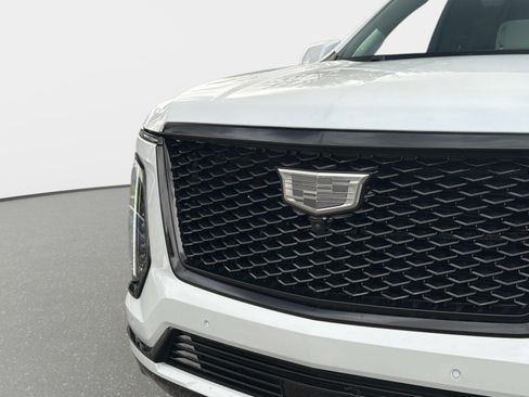 Used 2026 Cadillac Escalade Platinum Sport w/ LPO, ONYX Package AWD/4WD image 10
