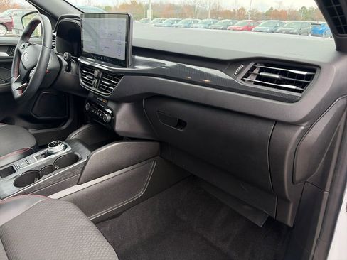 Used 2023 Ford Escape ST-Line w/ Tech Pack #1 image 9