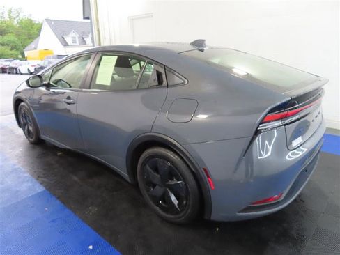 Used 2024 Toyota Prius LE FWD image 10