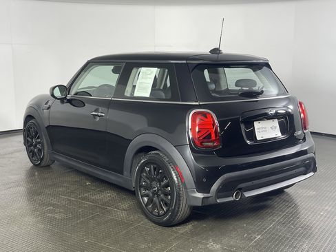 Used 2023 MINI Cooper 2-Door Hardtop image 5
