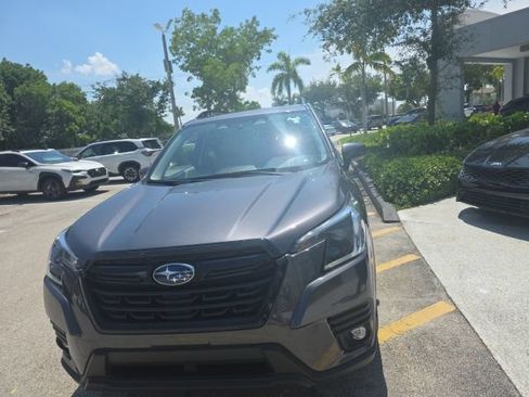 Used 2024 Subaru Forester Premium AWD/4WD image 2