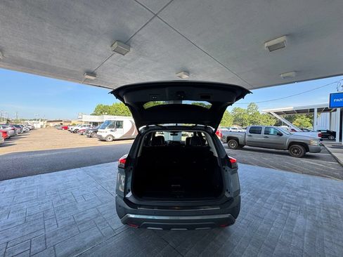 Used 2022 Nissan Rogue SL w/ SL Premium Package FWD image 8