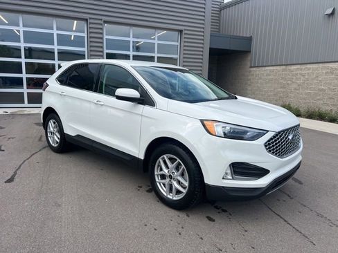 Used 2023 Ford Edge SEL AWD/4WD image 3