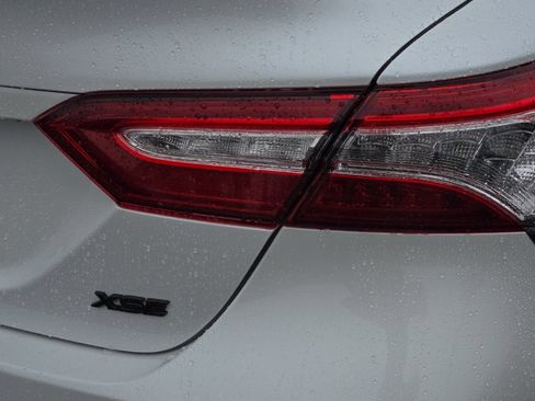 Used 2020 Toyota Camry XSE FWD image 30
