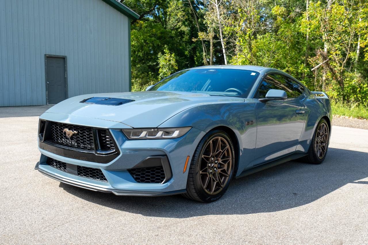 Used 2025 Ford Mustang GT Premium w/ GT Performance Package RWD image 7