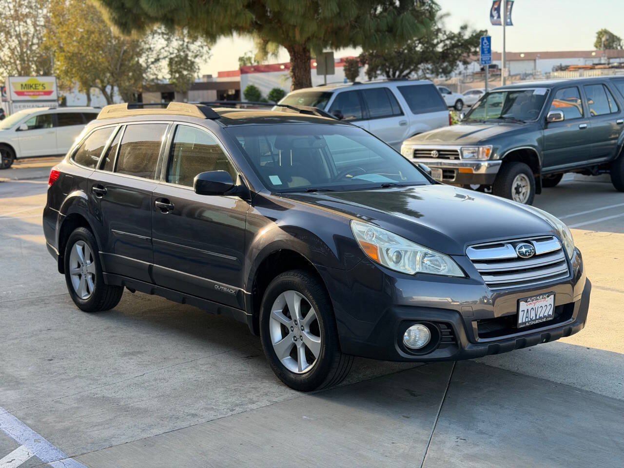 Used 2013 Subaru Outback 2.5i Premium AWD/4WD image 5