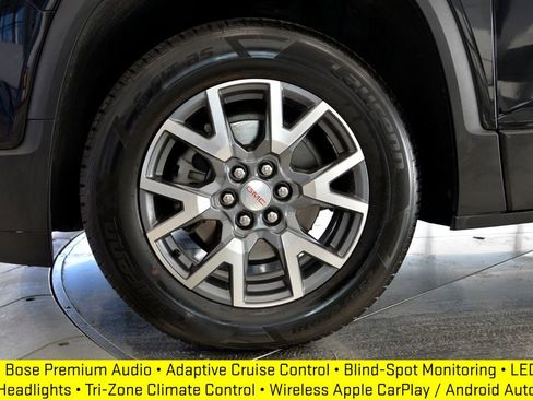 Used 2023 GMC Acadia SLT image 10