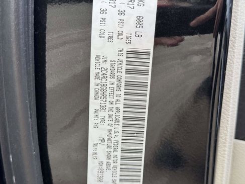 Used 2017 Chrysler Pacifica Touring-L image 16