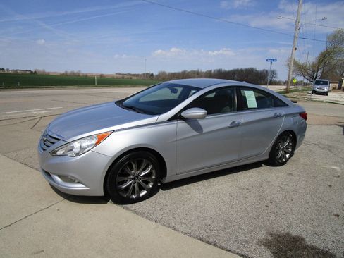 Used 2012 Hyundai Sonata SE image 1