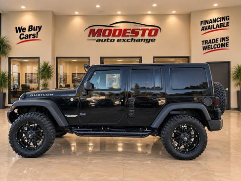 Used 2014 Jeep Wrangler Unlimited Rubicon w/ Connectivity Group AWD/4WD image 7
