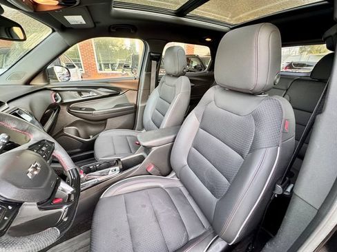Used 2023 Chevrolet TrailBlazer RS w/ Sun and Liftgate Package AWD/4WD image 8