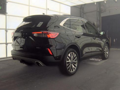 Used 2020 Ford Escape Titanium AWD/4WD image 2