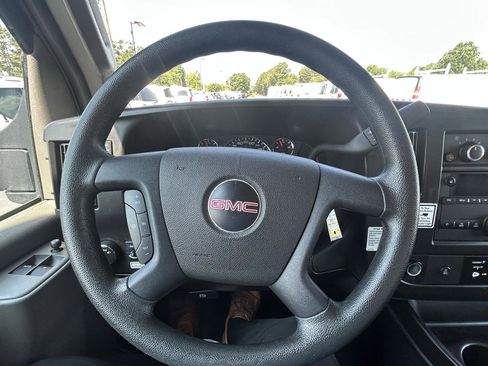 Used 2021 GMC Savana 3500 Extended w/ Power Convenience Package RWD image 11