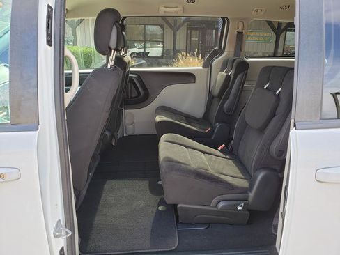 Used 2016 Dodge Grand Caravan SXT w/ Rear Park Assist Package image 12