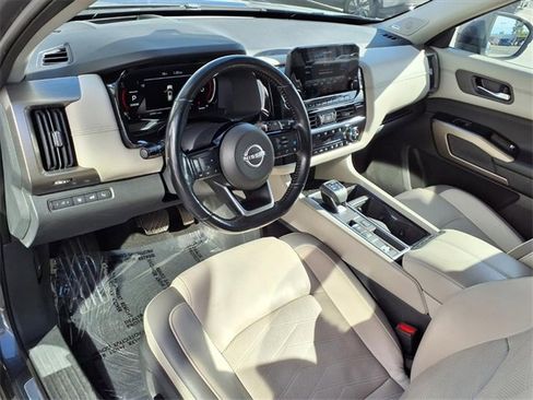 Certified 2022 Nissan Pathfinder Platinum w/ Cargo Package image 28