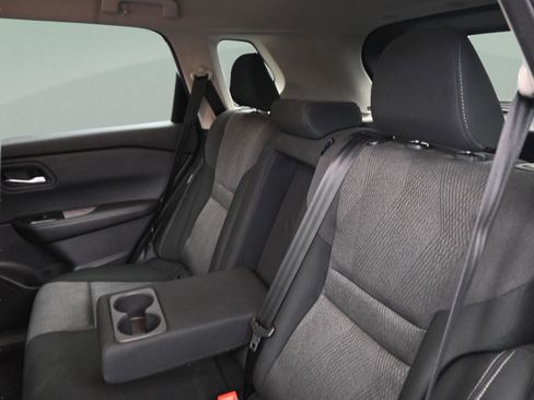 Used 2025 Nissan Rogue SV FWD image 34