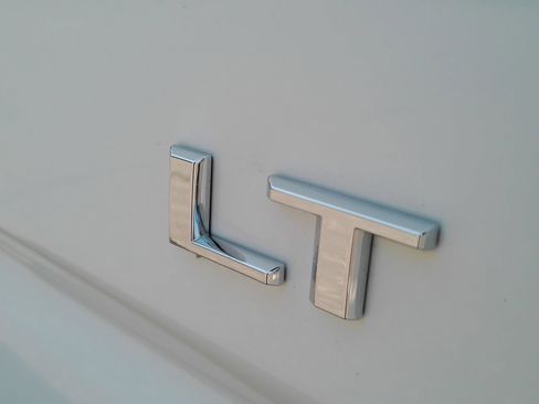 Used 2026 Chevrolet Silverado 1500 LT AWD/4WD image 32