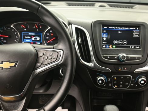 Used 2023 Chevrolet Equinox LT image 25