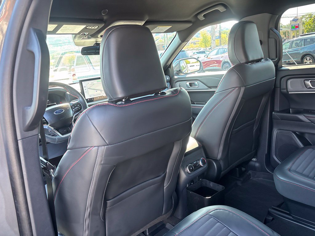 Used 2025 Ford Explorer ST-Line AWD/4WD image 31