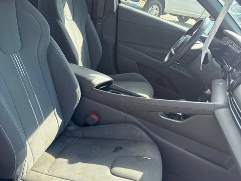 Used 2021 Hyundai Elantra SEL w/ Convenience Package FWD image 17