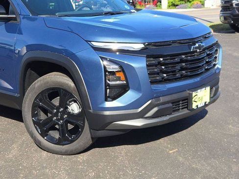 New 2026 Chevrolet Equinox LT w/ Midnight Edition FWD image 3