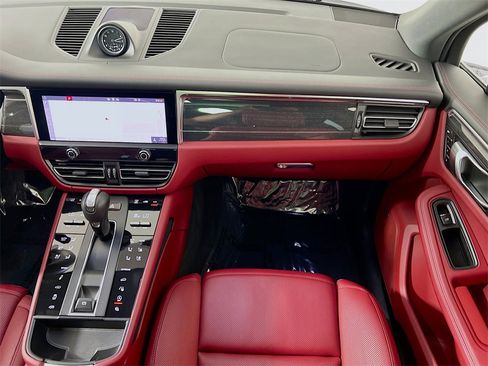 Used 2022 Porsche Macan GTS image 25
