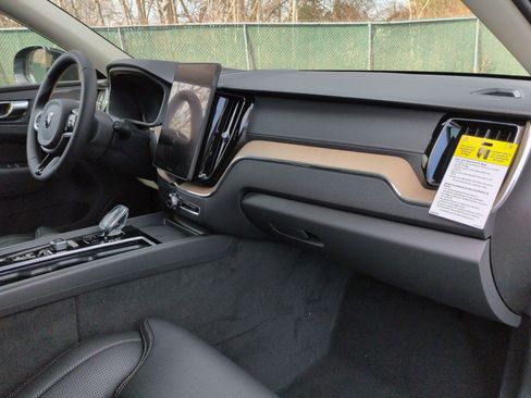 New 2026 Volvo XC60 B5 Ultra w/ Protection Package Premier image 22