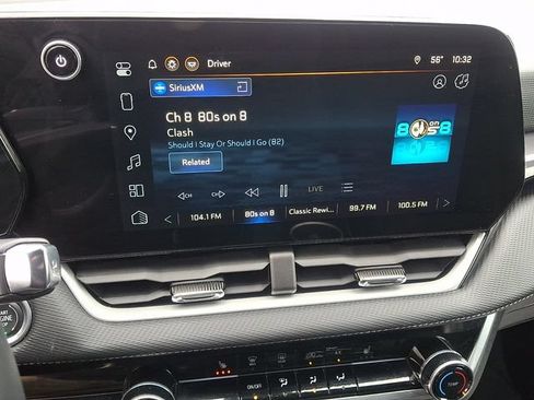 Used 2025 Chevrolet Equinox LT FWD image 12