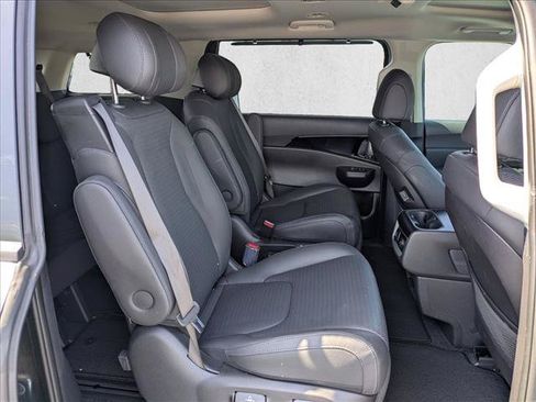 Used 2025 Kia Carnival SX Prestige FWD image 22
