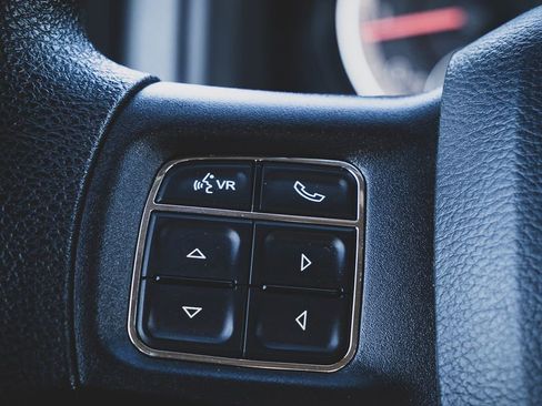 Used 2017 RAM 1500 Express image 8