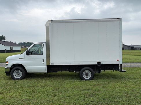 New 2027 Ford E-350 and Econoline 350 Super Duty w/ Power Equipment Group RWD image 2