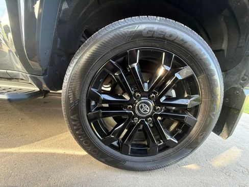 Used 2025 Toyota 4Runner Platinum AWD/4WD image 31