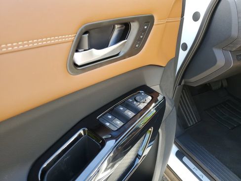 New 2026 Nissan Pathfinder Platinum AWD/4WD image 15