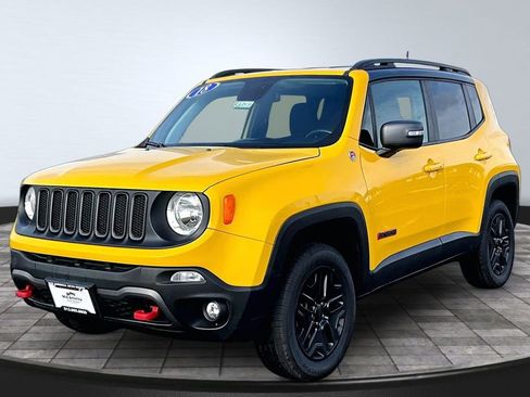 Used 2018 Jeep Renegade Trailhawk w/ Cold Weather Group II image 1