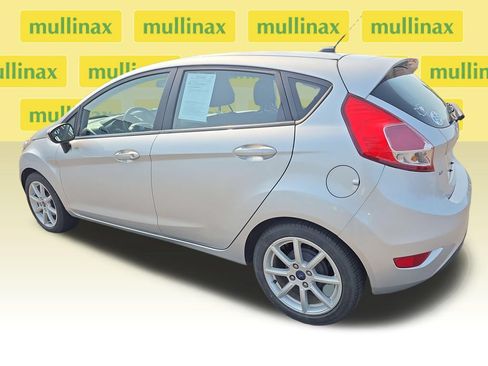 Used 2016 Ford Fiesta SE w/ Equipment Group 201A FWD image 4