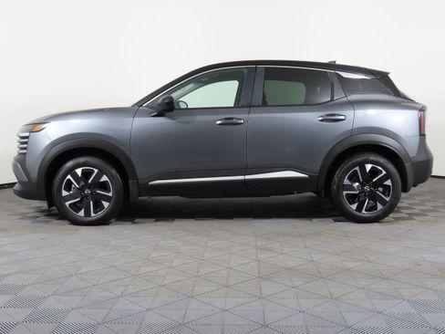 Certified 2025 Nissan Kicks SV w/ Charging Package image 37