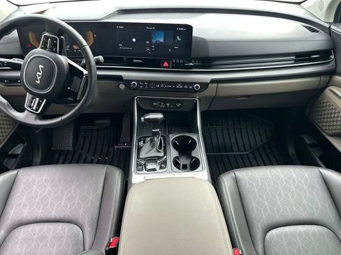 Used 2026 Kia Carnival EX FWD image 19